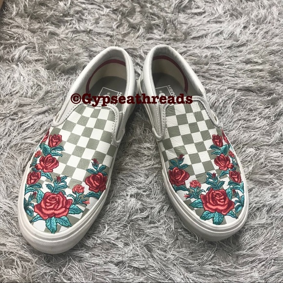 ROSE EMBROIDERY VANS🎀 - Picture 1 of 10